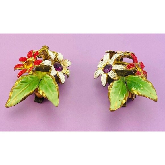 Vintage 60s Flower earrings, Austria painted enamel gold tone, clip on - Picture 4 of 10